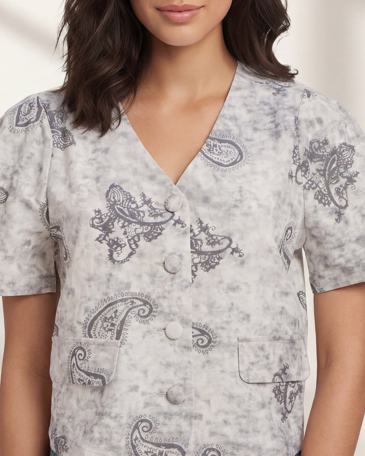 Women Grey Printed Collared Blouse view 3